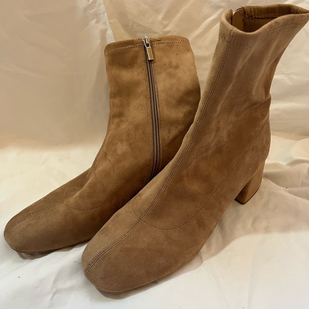 Elegant Tan Suede Ankle Boots